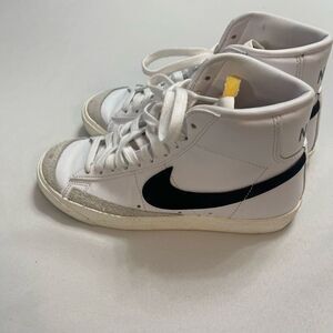 Nike Blazer Mid '77 High Top Sneaker SIZE 7 Womens White